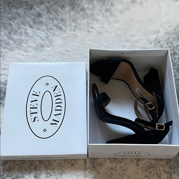 Steve Madden Carrson Block Heels - Picture 10 of 10